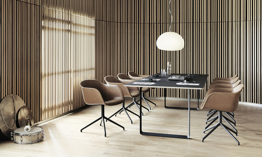 Eco-bewustzijn was nog nooit zo mooi als met de Fiber chair van Muuto. Eco-bewustzijn was nog nooit zo mooi als met de Fiber chair van Muuto. image